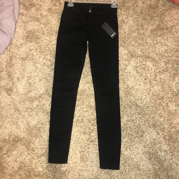 Forever 21 high waisted Black Skinny Jean - Picture 2 of 3